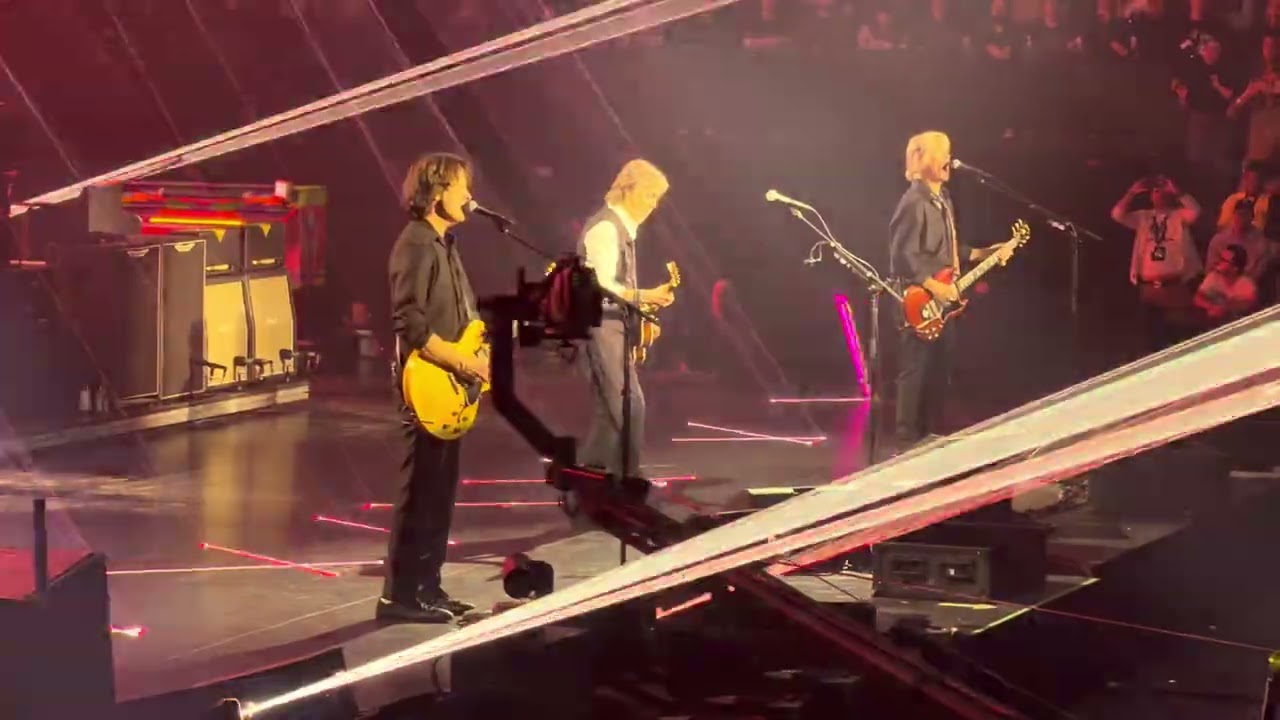 Paul McCartney - Sgt Pepper’s (reprise)/Helter Skelter - Fri Nov 21, 2025 TD Coliseum Hamilton