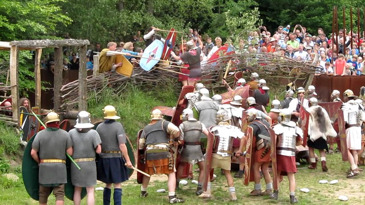 Varusschlacht (nachgestellte Szenen im Freilichtmuseum Kalkriese)