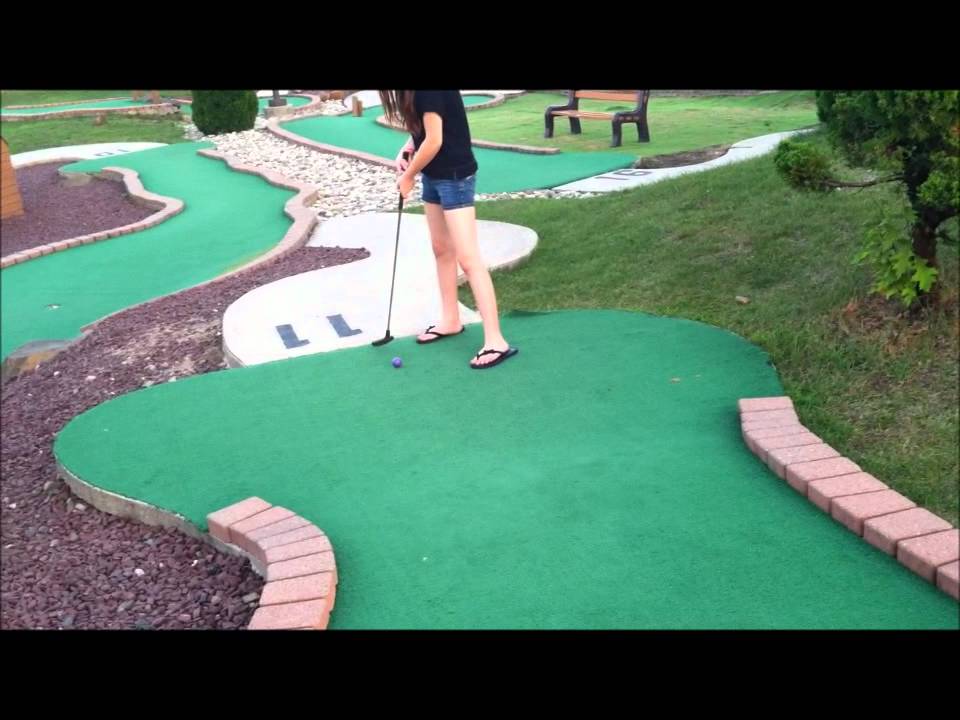 MINI GOLF VLOG!