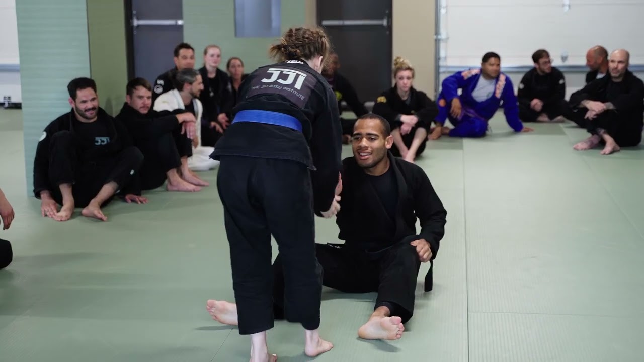 Johnatha Alves Rolling with Students at Seminar