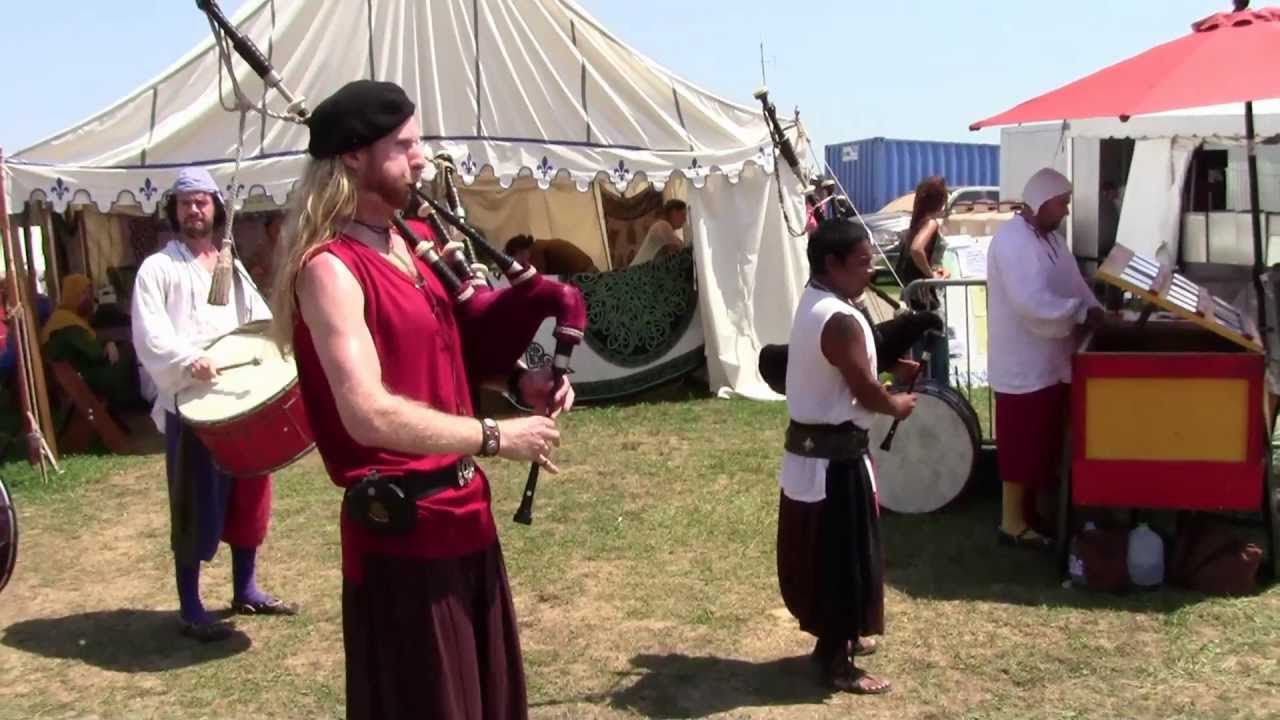 Cu Dubh live in the Pennsic XLI marketplace