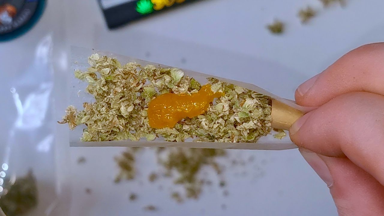 HOW TO ROLL A LIVE RESIN JOINT