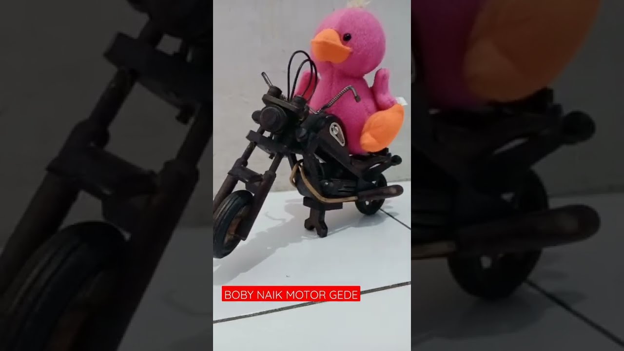 BEBEK KEREN NAIK MOTOR GEDE