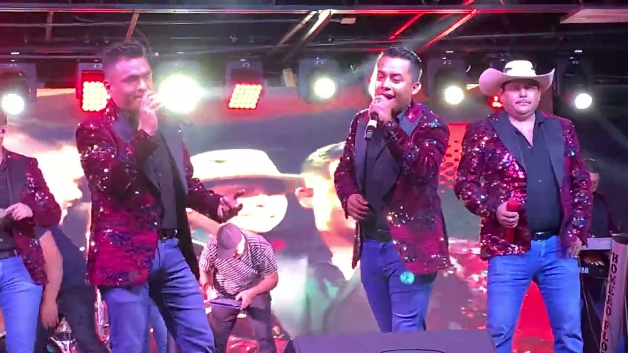 LA DINASTÍA DE TUZANTLA en vivo 2023 #ladinastiadetuzantla #pesopluma #fuerzaregida #beckyg #karolg