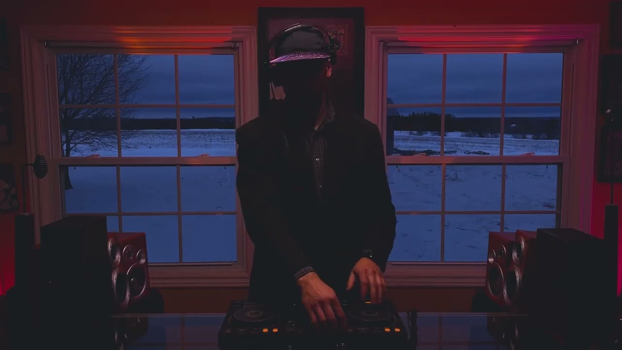 dance a little bit closer disco-jackin house