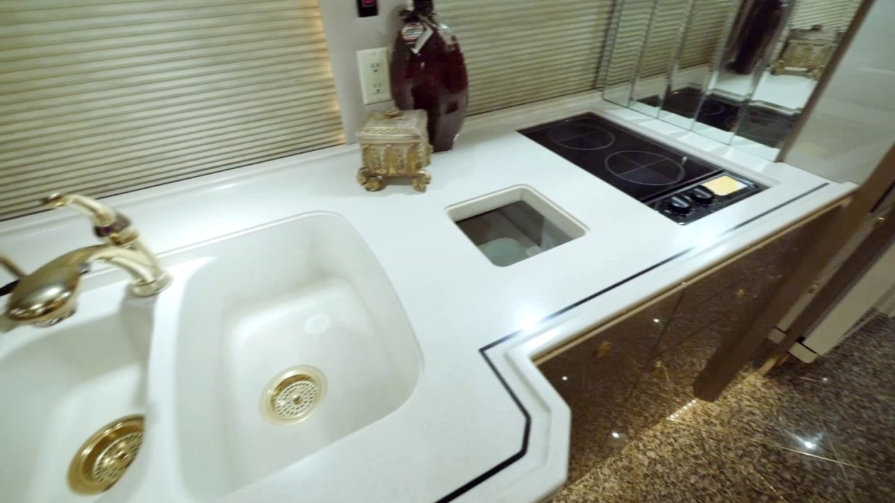2004 Prevost H3 45 Featherlite Vantare Double Slide at Olympia Luxury Coaches