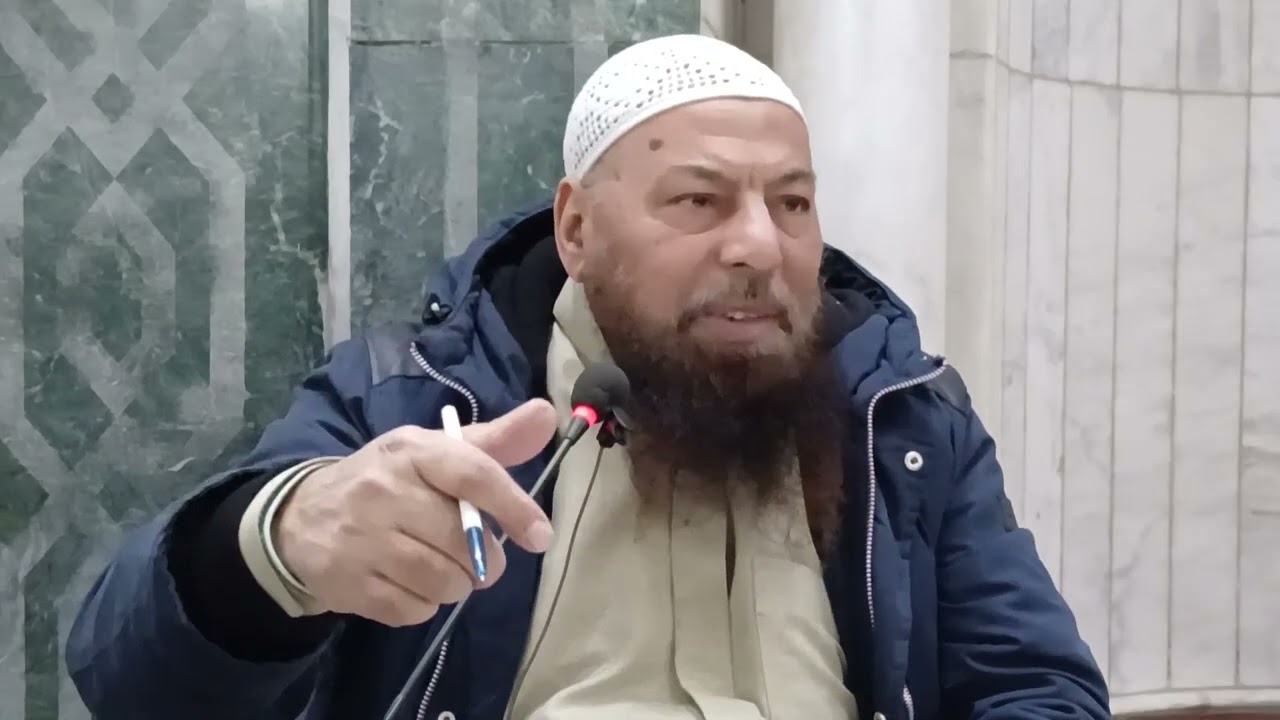 من باشر زوجته فأنزل أفطر ومن لم ينزل لم يفطر