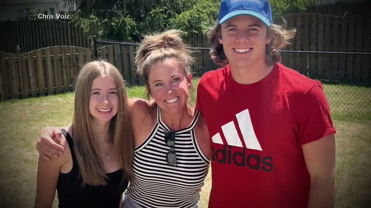 Mom who perished on flight died of natural causes, brother says
