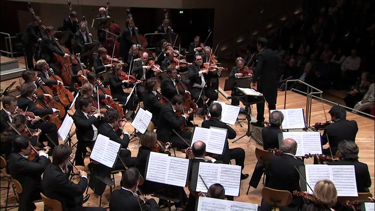 Shostakovich: Symphony No. 5 / Sado &middot; Berliner Philharmoniker