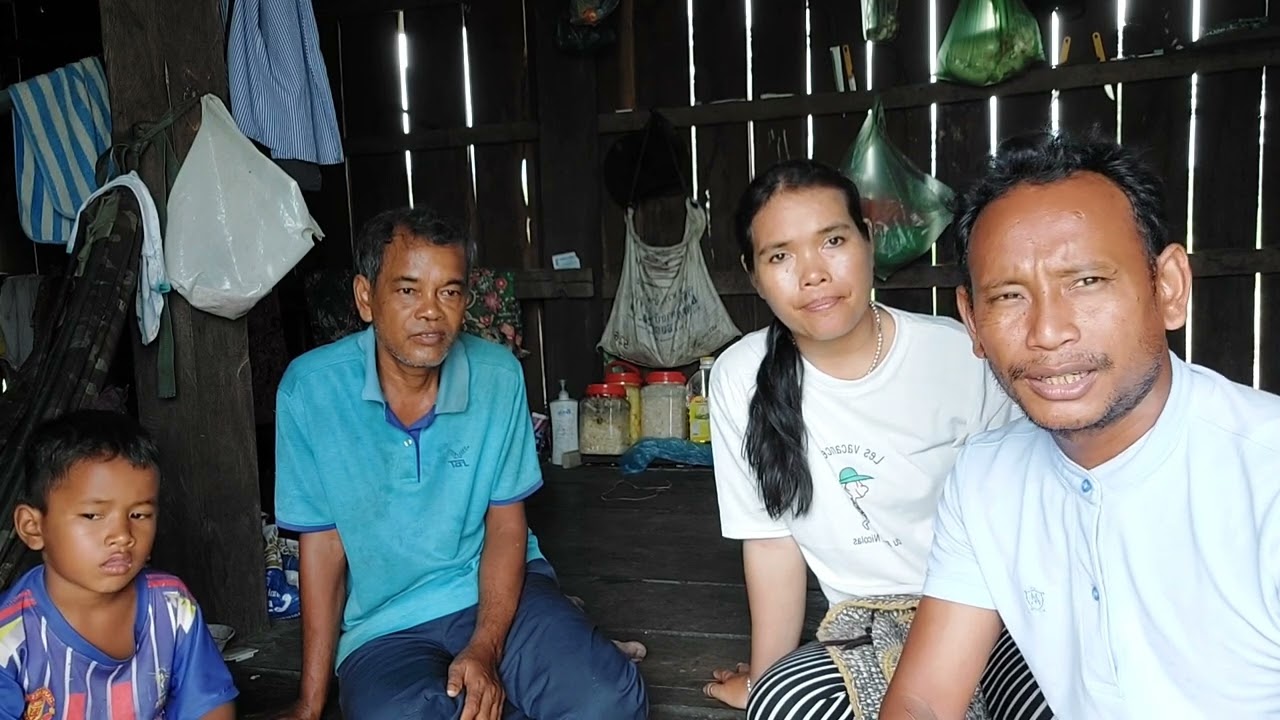គ្រួសារបងប្រុសវ៉ាសំអ៊េងទទួលថវិកាពីសប្បុរសជនលោកពូជានឹងមីងថន