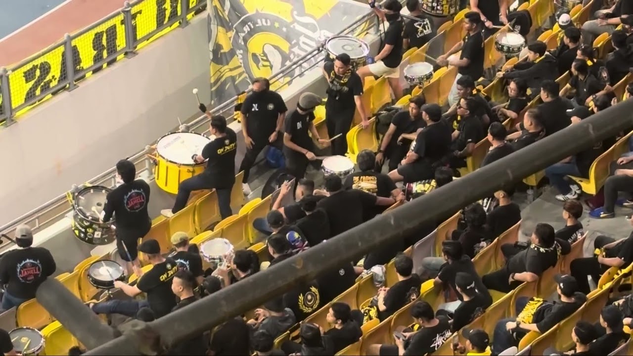 Ultras Malaya Drumline Intro Malaysia vs Nepal