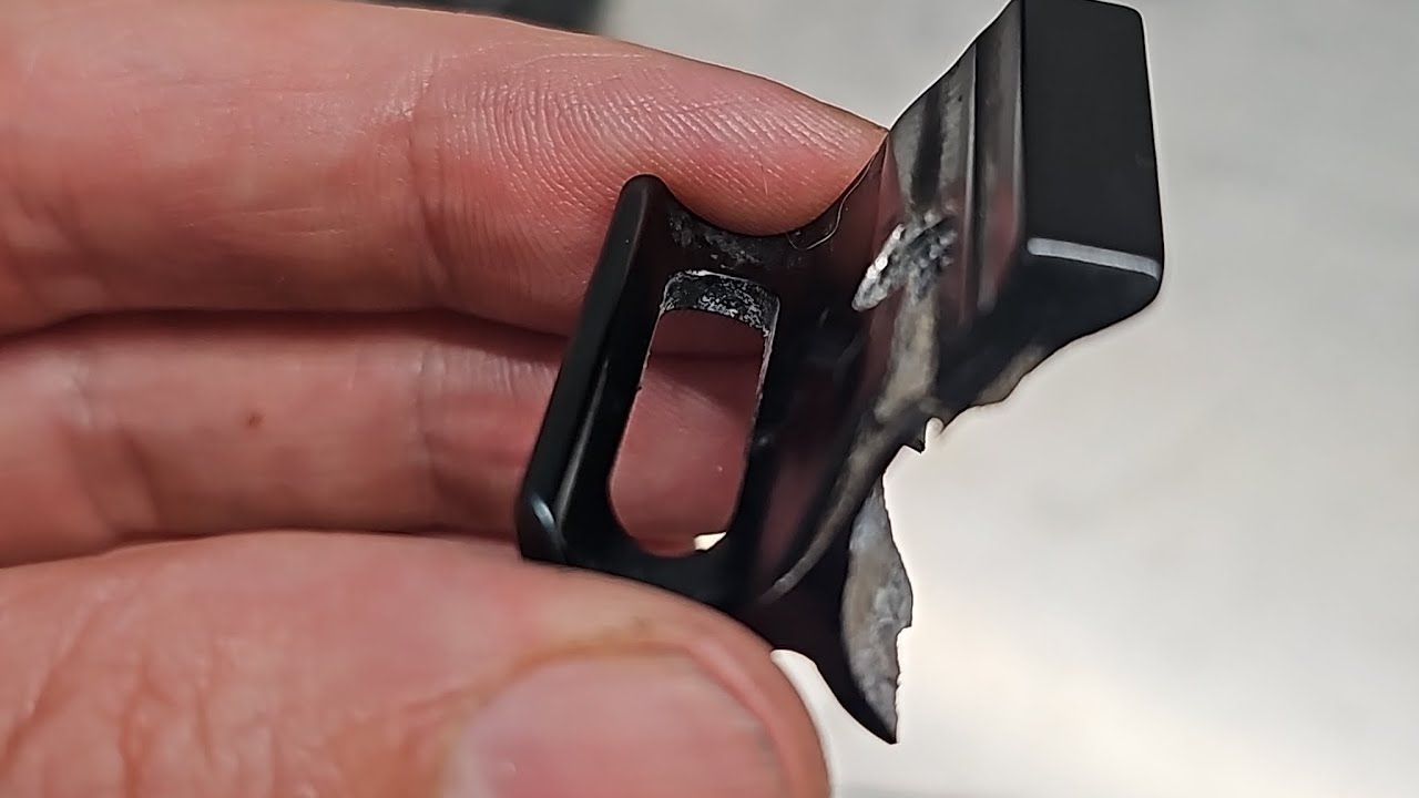 Como reparar la patilla del desviador delantero en un cuadro de carbono Epoxy y remaches. Cannondale