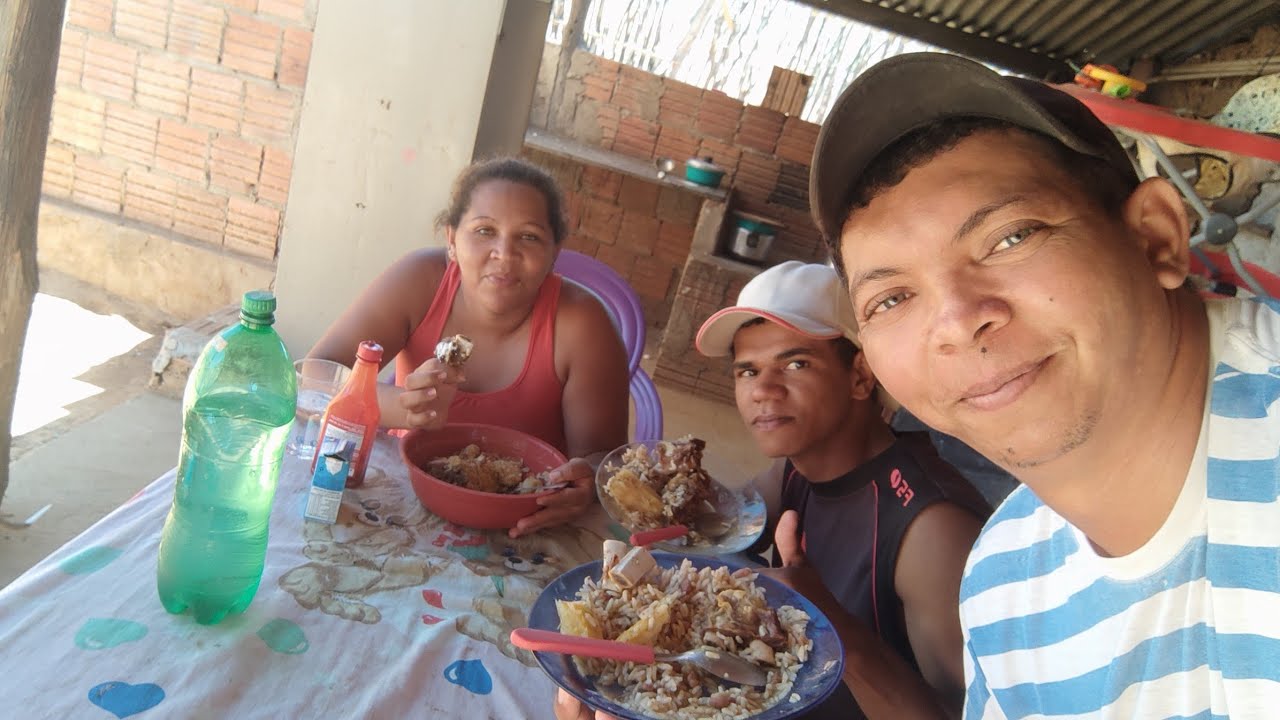 O ALMOÇO DE HOJE TEVE VACA ATOLADA