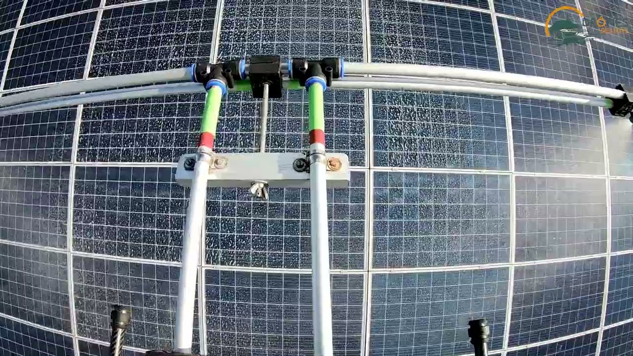 Nettoyage de panneaux photovoltaïques par drone