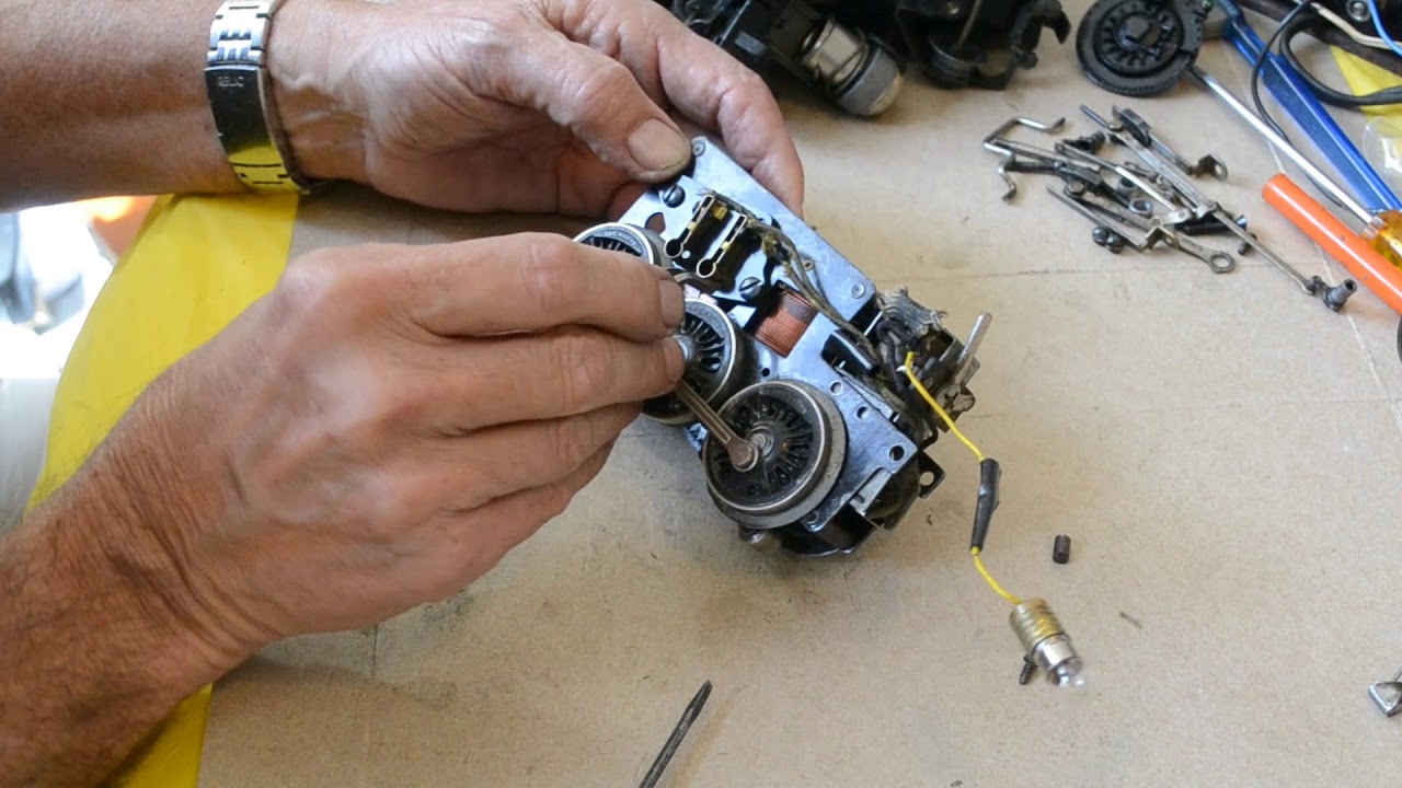 Lionel #2025 Clean & Lubricate: Assemble Motor-Part 02