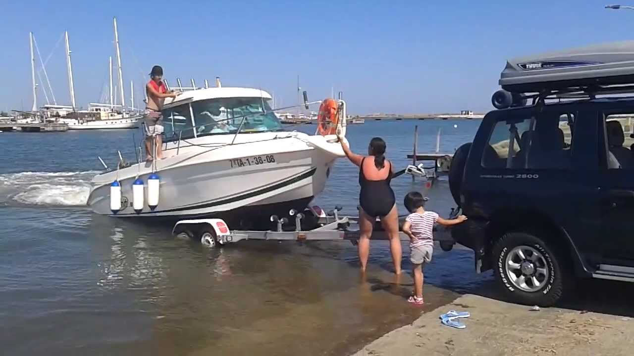 sacar barca del mar