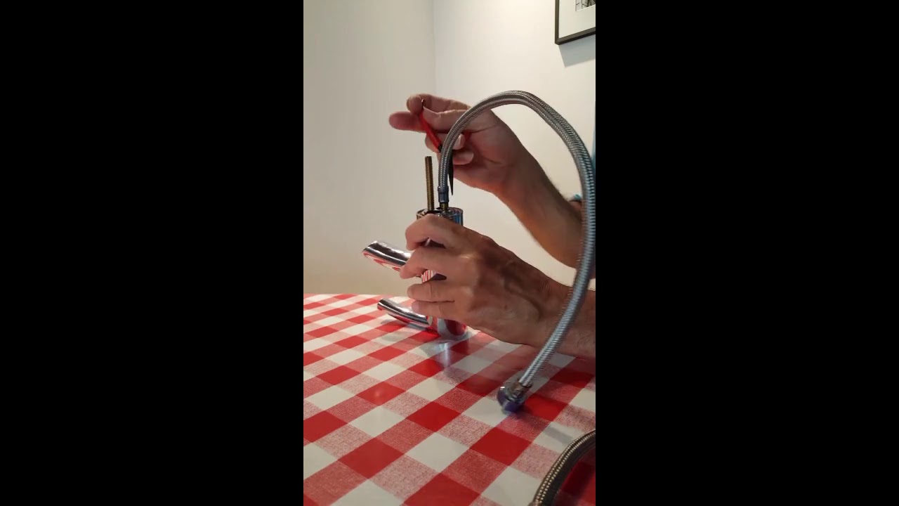 TUTO Démontage de flexibles clipés Mitigeur GROHE