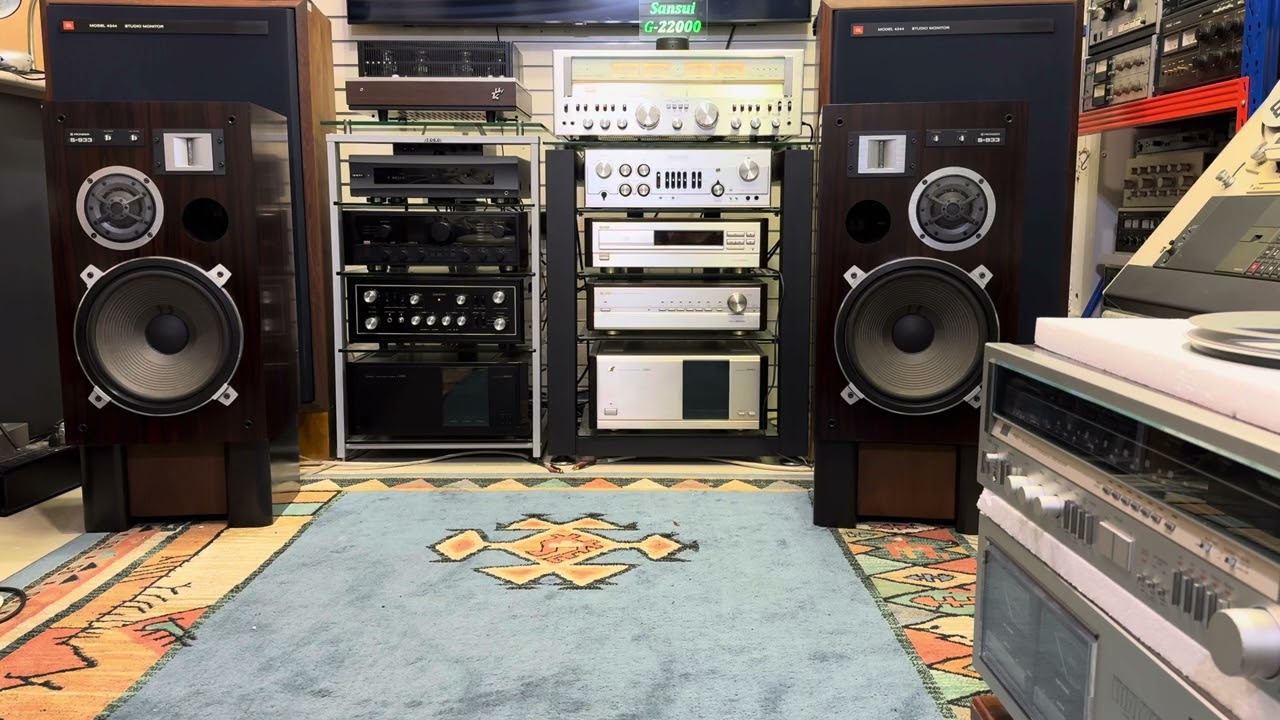 Sansui AU-111 & Pioneer S-933
