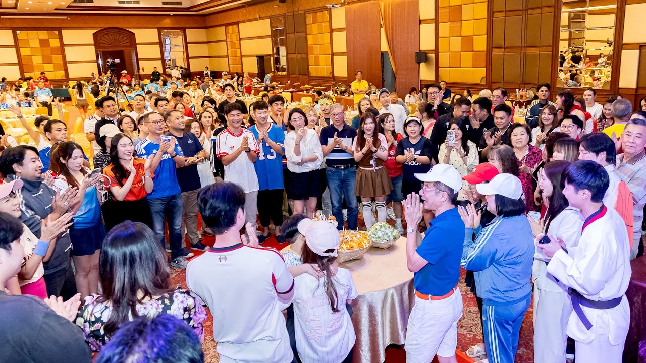 ช่วงพิธีเปิดงาน Thankyou Party & HappyBirth Day เฮียณรงค์ ณ โรงแรมโฆษะ ห้องมงกุฎเพชร จ.ขอนแก่น