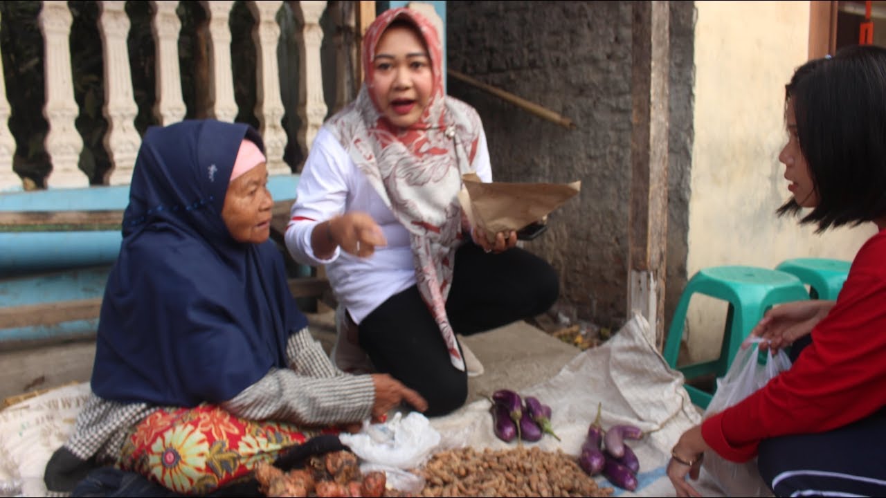 Tilik Desa, Bupati Tiwi Sarapan Pagi di Pasar Grumung Desa Losari, Rembang