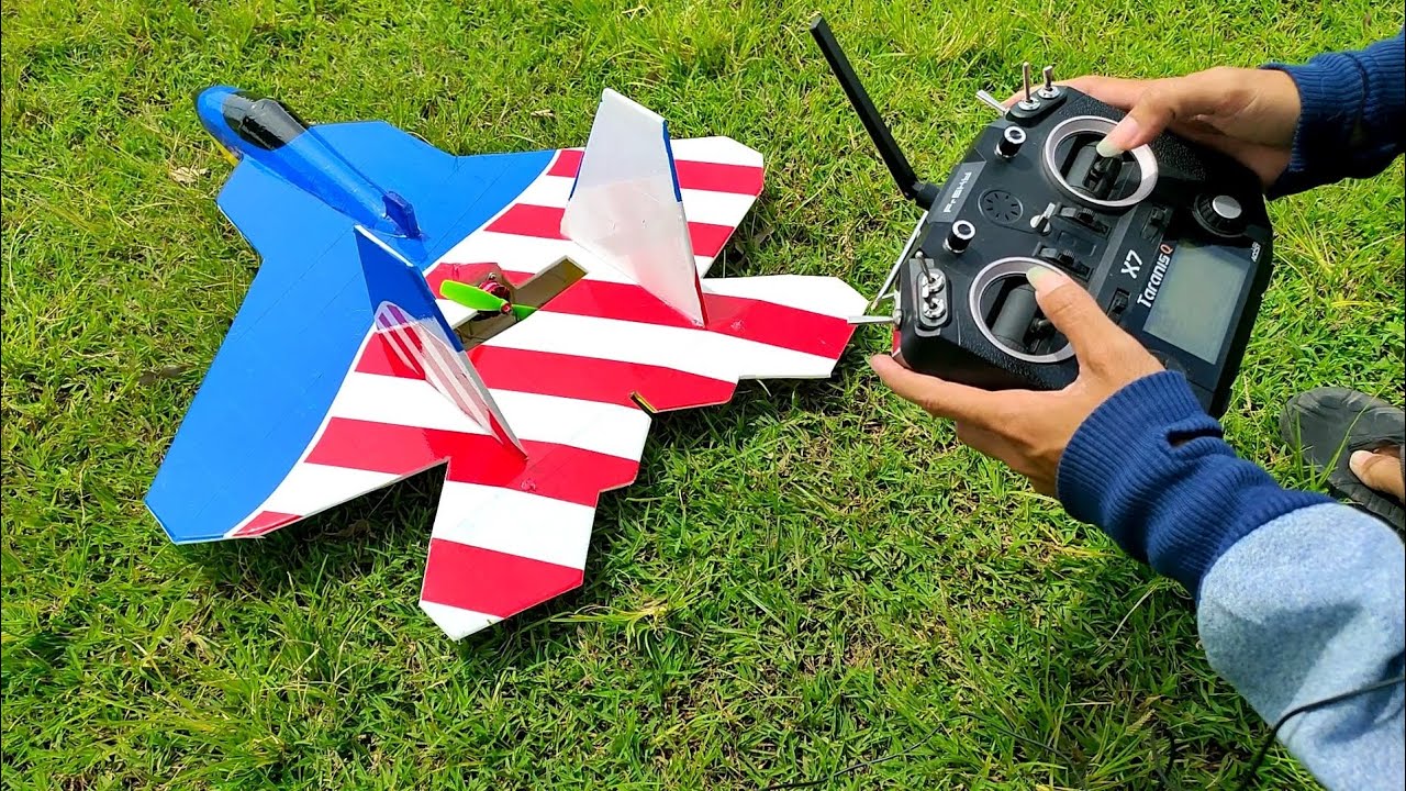 TERBANG PERDANA RC JET NYOBAIN PAKAI BATRAI 4SELL 2200 mAh