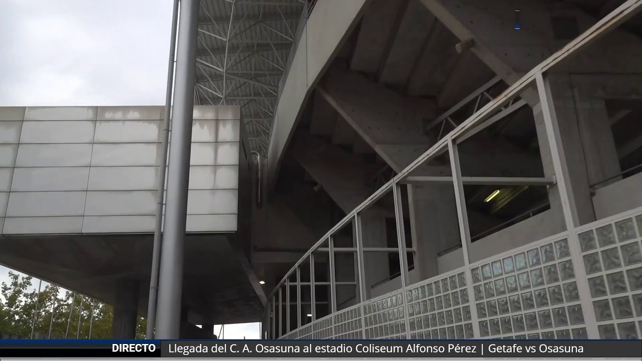 Llegada del C. A. Osasuna al estadio Coliseum Alfonso Pérez