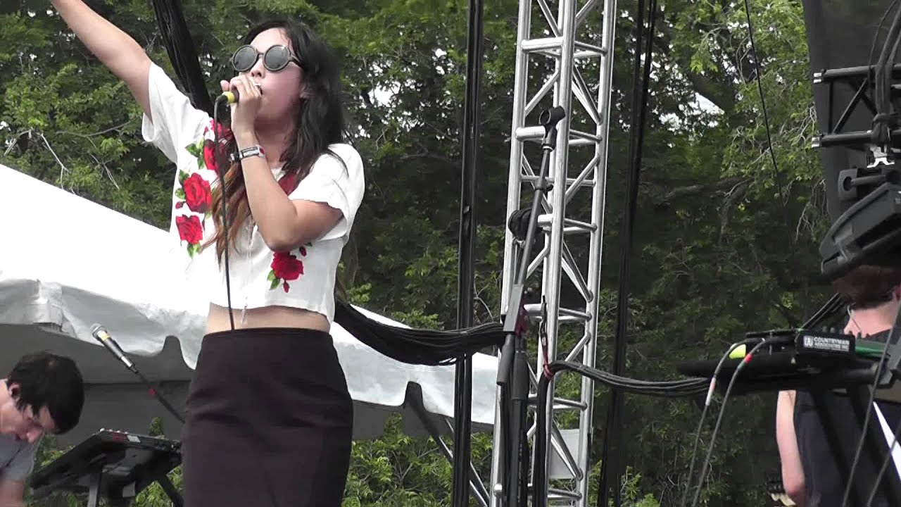 The Naked and Famous- Girls like you live in Lollapalooza 2011