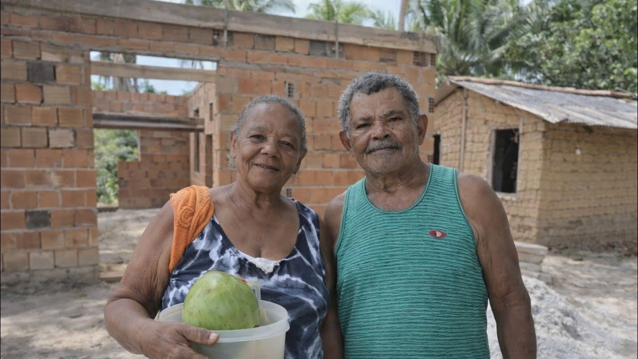 Fui trabalhar na casa de dois idosos… você precisa ver isso! 😮