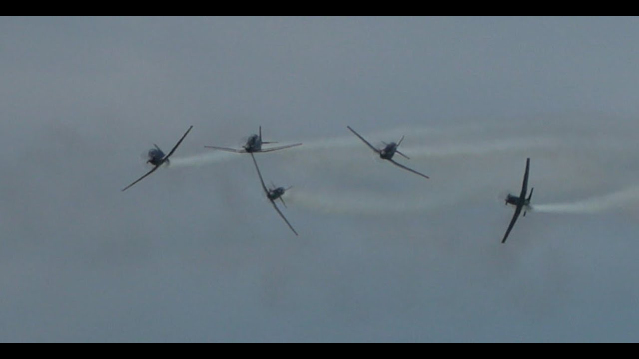 RNZAF Black Falcons Aerobatic Display - New Brighton, #christchurch 2024