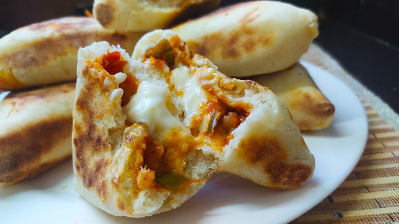 خبيرات بدون لحم و دجاج و بدون بيض 👍حشو بالخضر 👌عجينة هشيشة و بدون فرن 🥟بأي خضر عندك ضيفيهم للحشو 🤣
