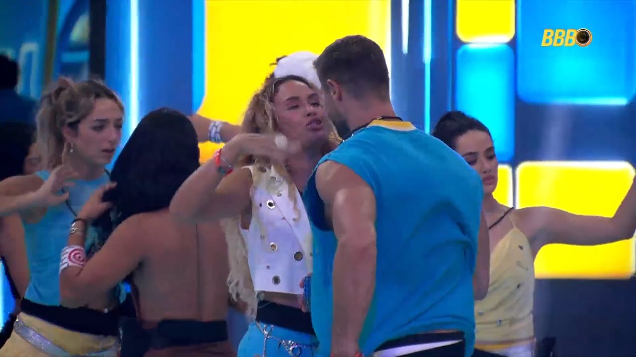 SARAH FAZ COMENT&Aacute;RIO INESPERADO SOBRE BEIJO DE JONAS COM MAXIANE!!! CONFIRA | BBB26