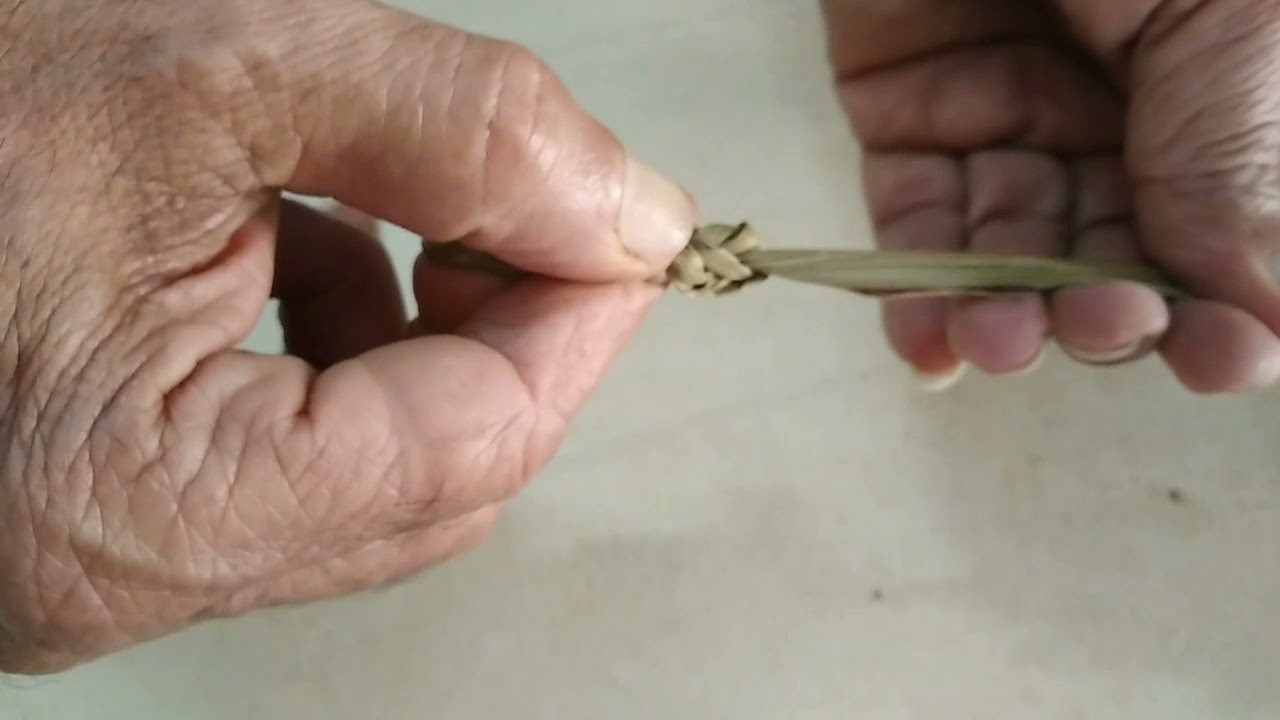 Making Darbha Pavitram  . ದರ್ಭೆ ಹುಲ್ಲಿನ ಪವಿತ್ರ ಮಾಡೋದು.How to make Pavitra