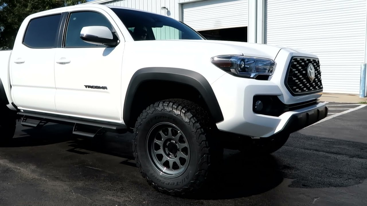 2022 Toyota Tacoma Lift, Wheels and tires