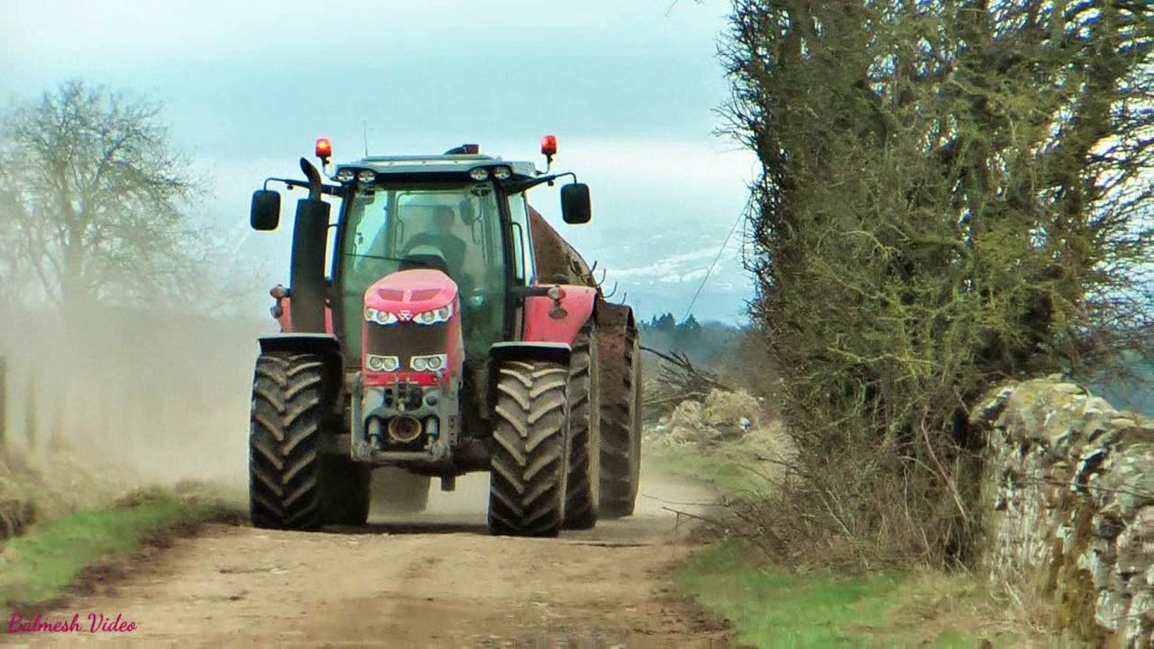 Muck-Spreading with MF 6616 and Abbey Tank.