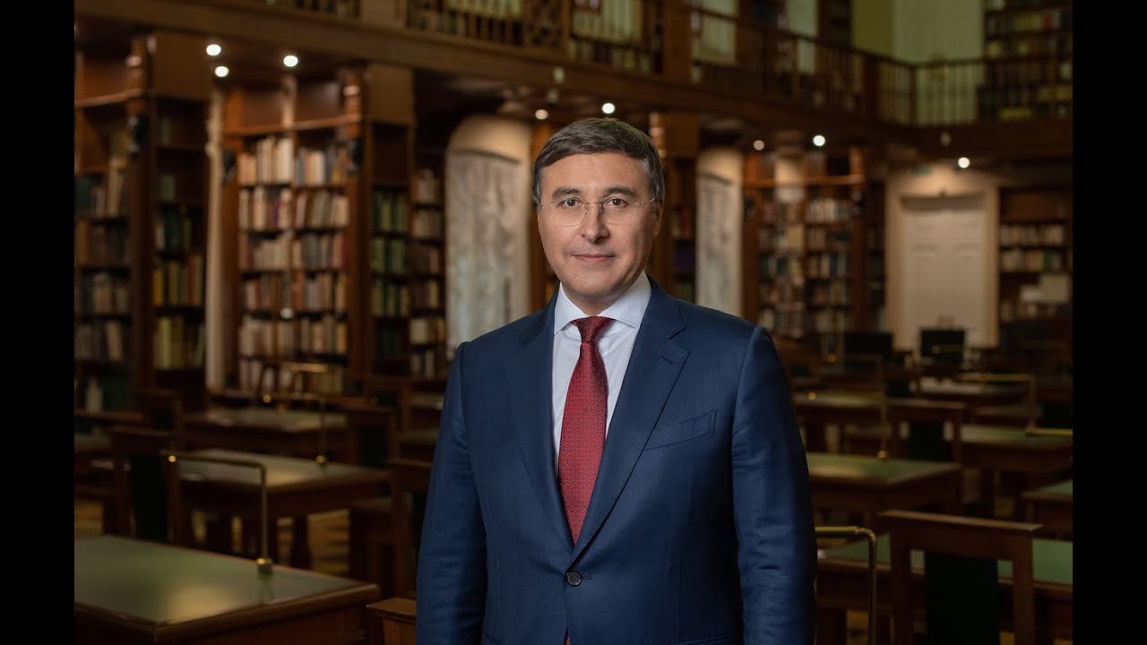 Глава Минобрнауки России Валерий Фальков поздравляет своих коллег с Днем преподавателя высшей школы