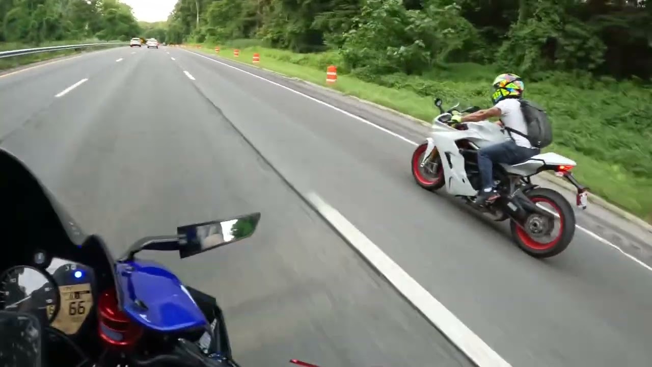Yamaha R6 vs ducati super sport 🔥