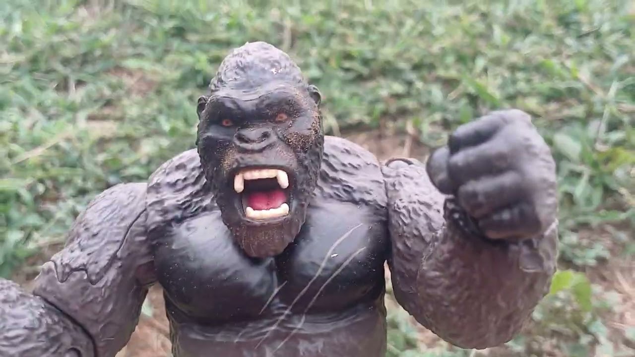 King Kong attacks Tokyo