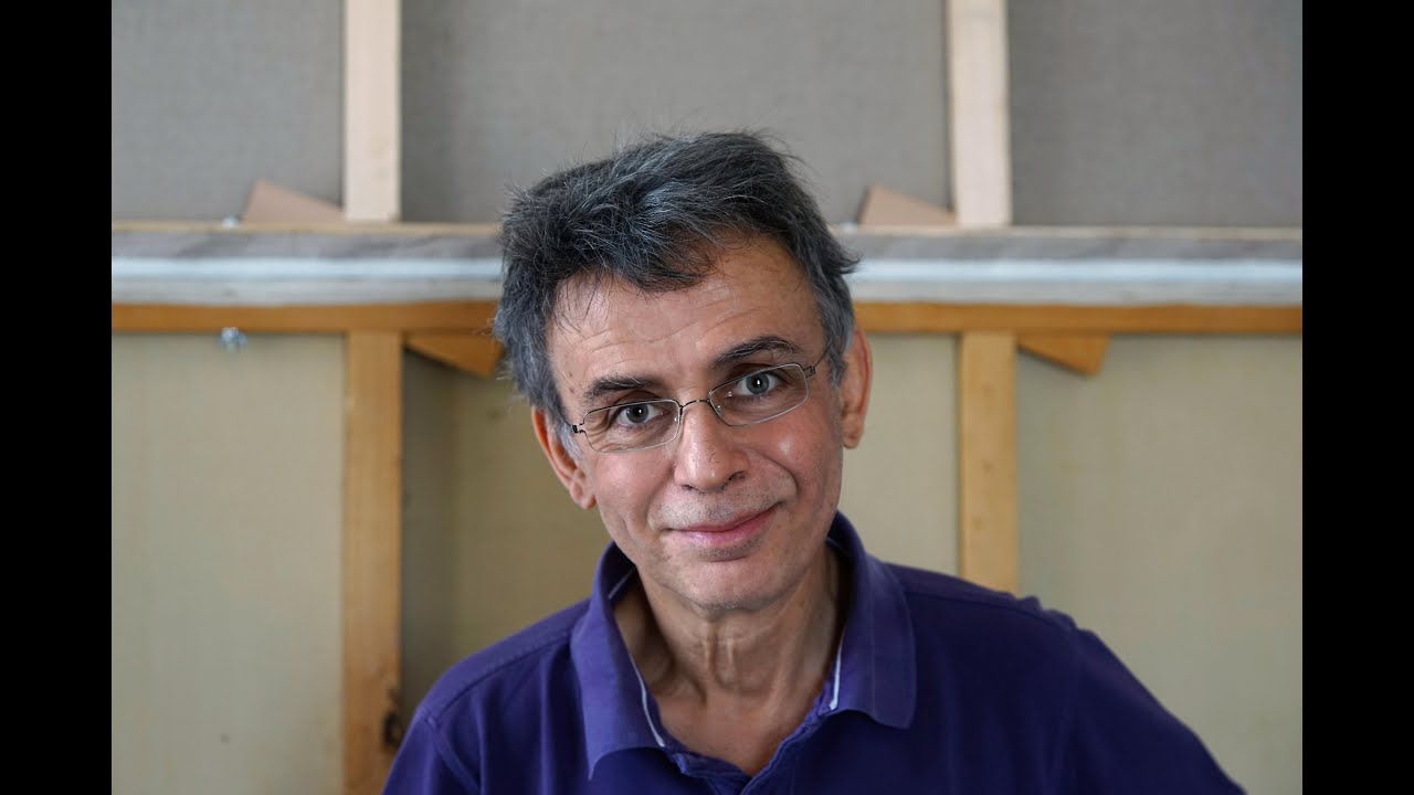 Ο Γιώργος Ρόρρης για την αναδρομική έκθεση «Η ευγένεια του απέριττου»