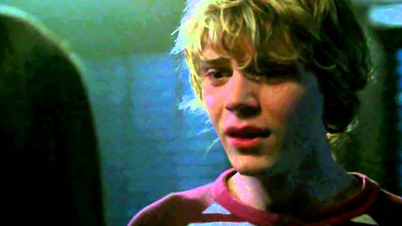 AHS: Murder House 1x11 - Violet says goodbye to Tate (Tate crying) (HD)