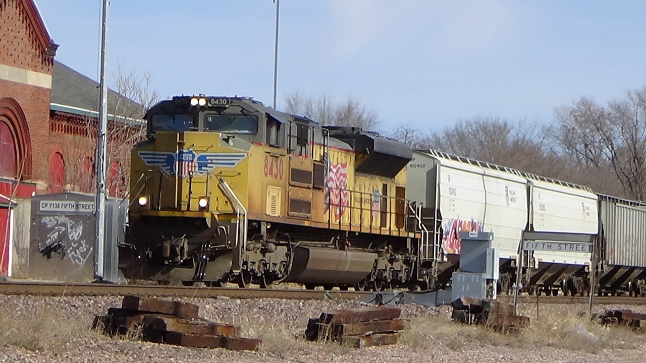 UP Geneva Sub empty grain Z trains double empty coal and Job 18 February 19, 2026