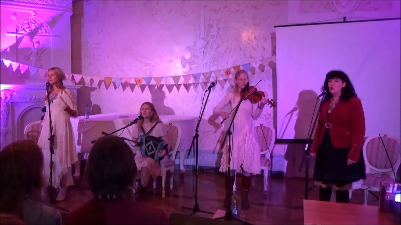 Naised köögis - Tantsime koos