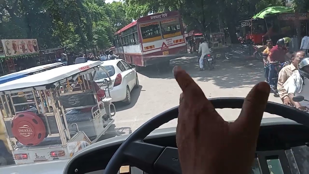 Bus chalate hua aage se jujment kaise lete hai, बस का जजमेंट कैसे लेते है #drivinggurunavinpandit