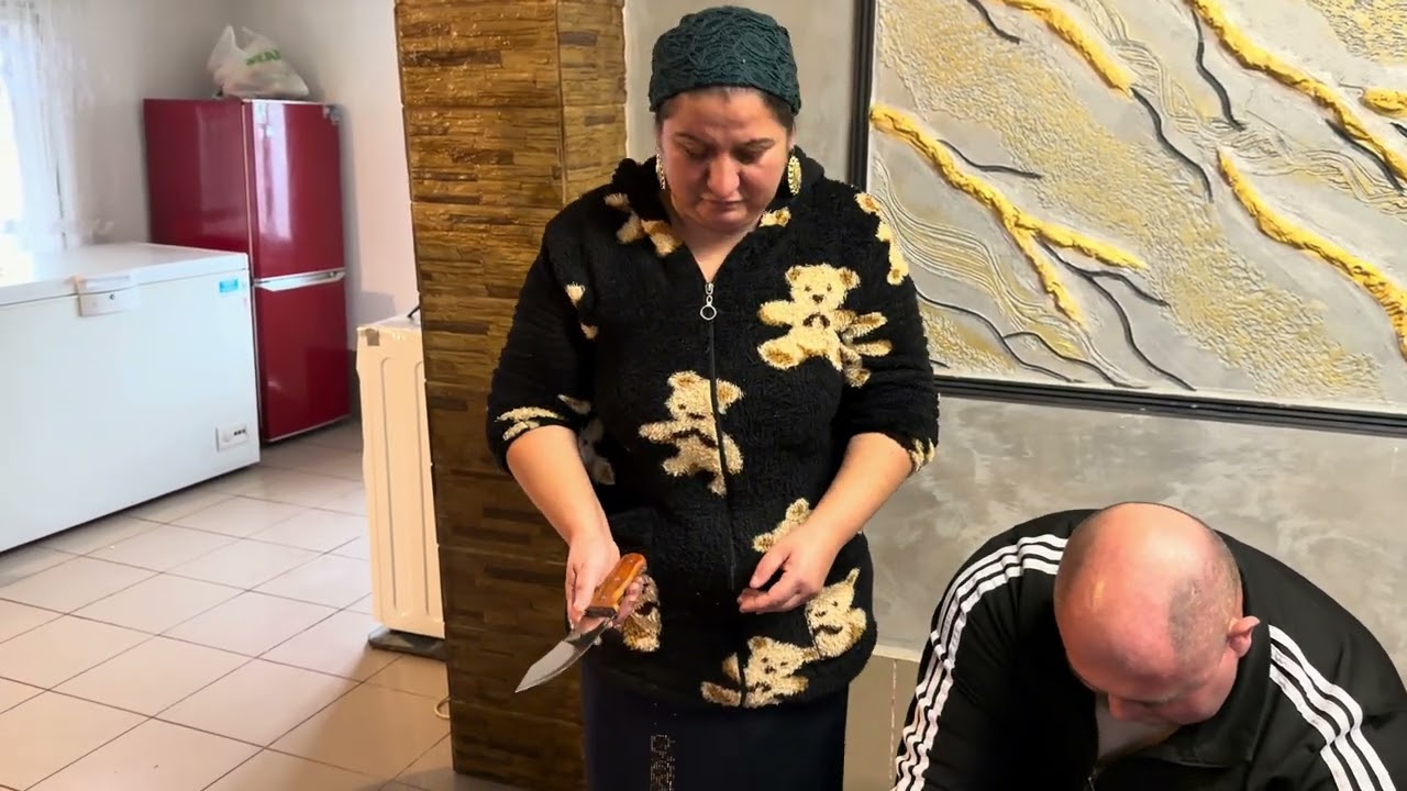 FINA CUTUNITA NU MA AJUTAT LA PORC 😂😂😂😂
