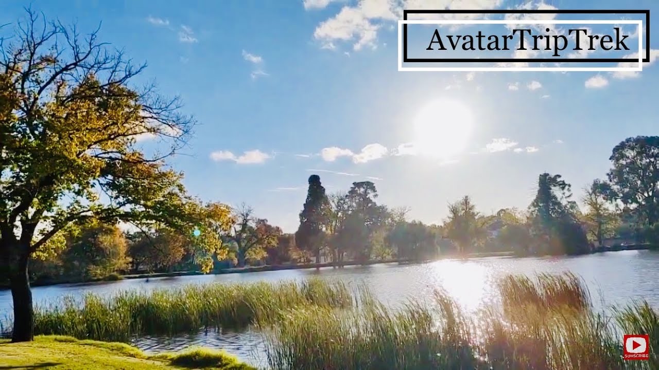 Lake Weeroona in Autumn, Bendigo Australia | AvatarTripTrek