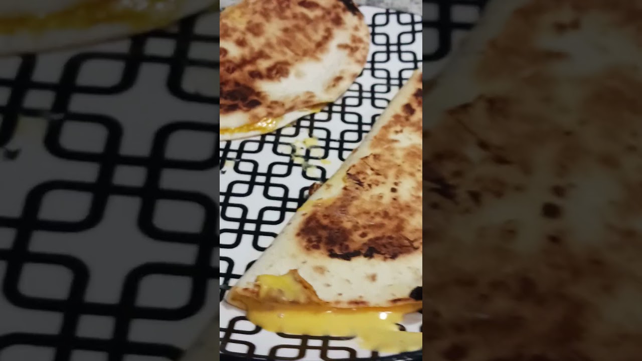 the grilled cheese Flat rap yummy 😋