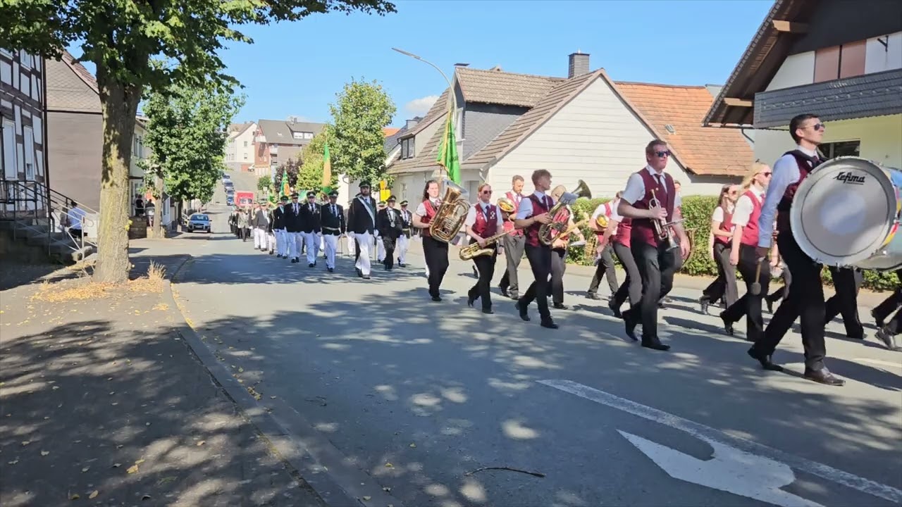 Stadtschützenfest Medebach Marsch zur Schützenhalle Samstag 07.09.24
