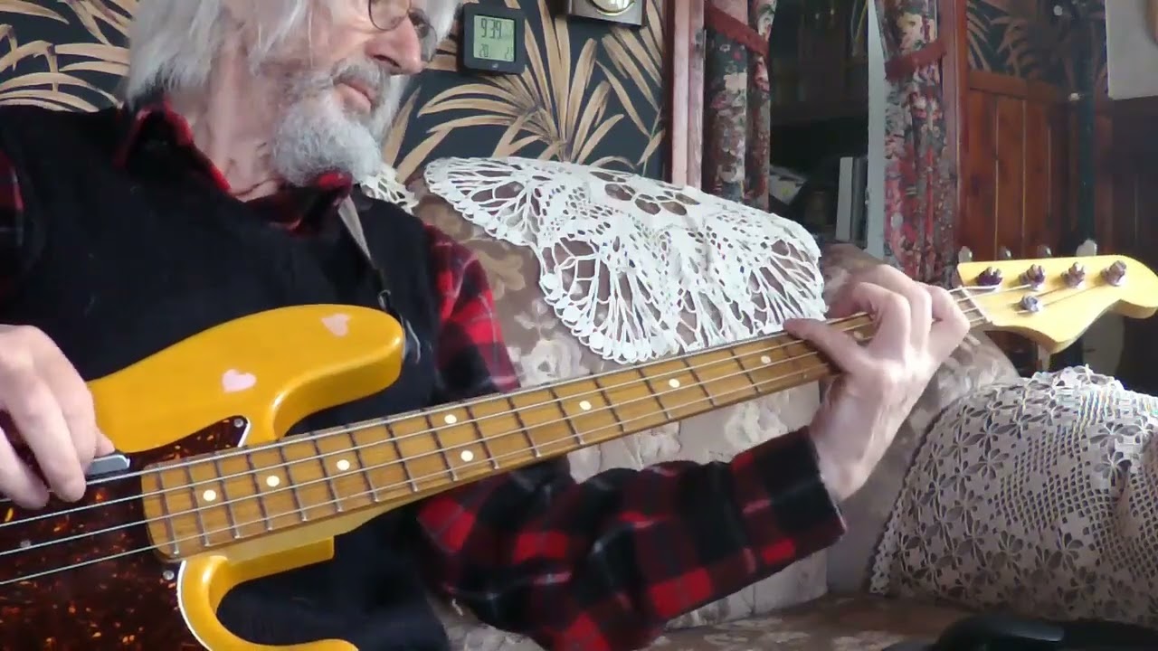 Band Your Belly (Version)  [Reggae Bass Cover]