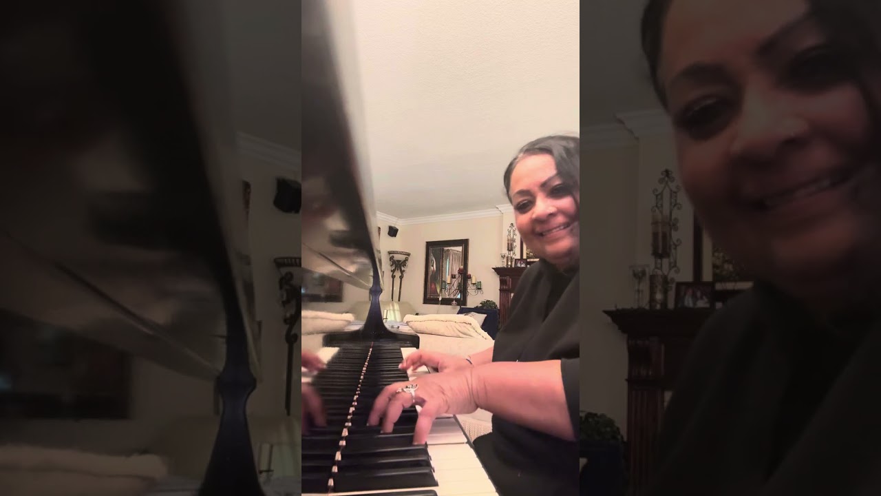 “SIHINA LOWE MIHIRA MAWU” CT FERNANDO PIANO COVER By Thaminie Perera