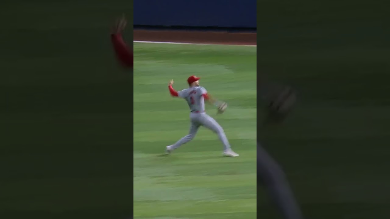 What a throw by Dylan Carlson to protect the Cardinals lead!