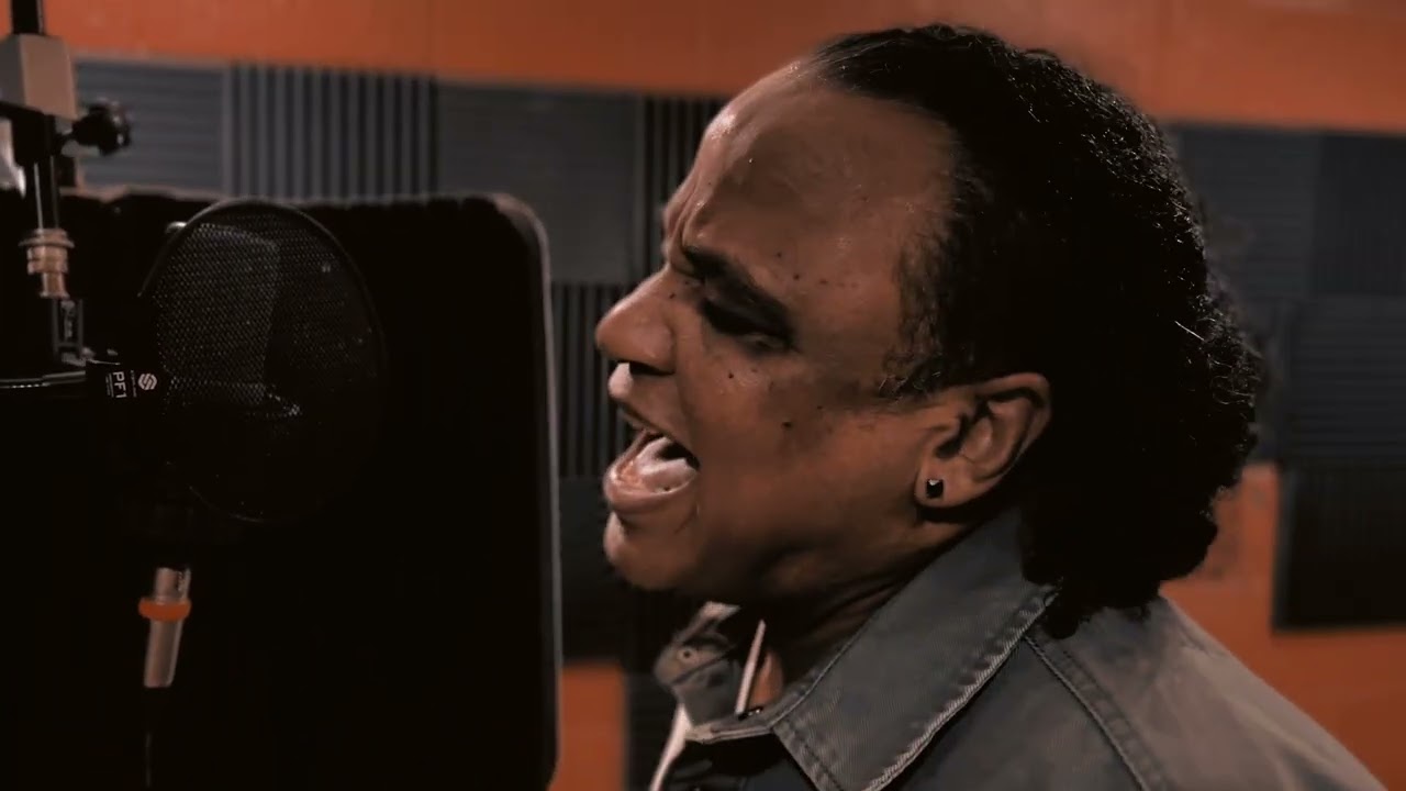 Dale Sings Chaka Khan's "Everlasting Love"